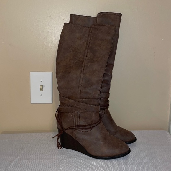 Rampage women’s boots 9.5 brown knee Lucy fashion neutral wedge almond toe - Picture 1 of 9